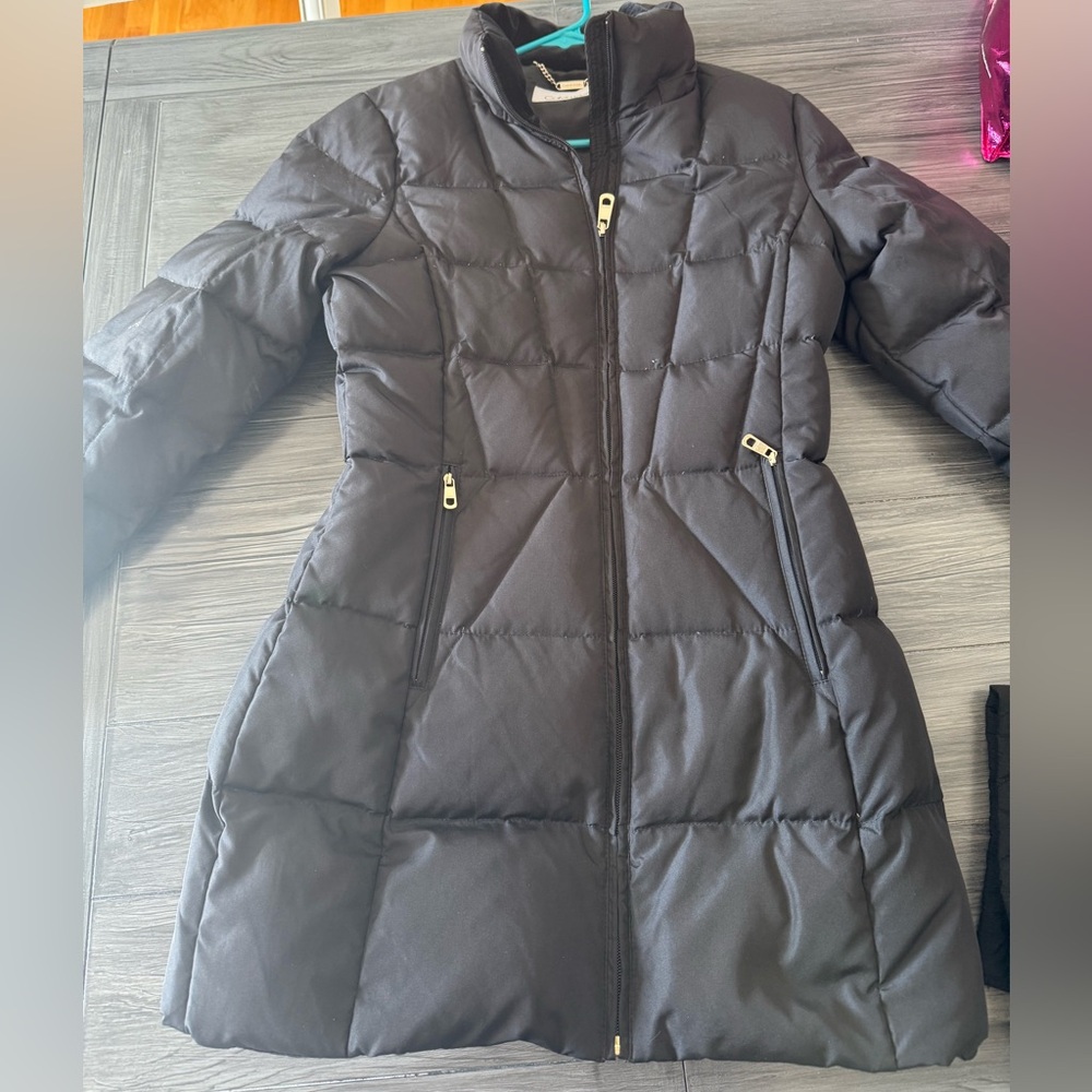 Calvin Klein. Worn 1x , midi length puffer jacket. Velvet trim neck. Size small